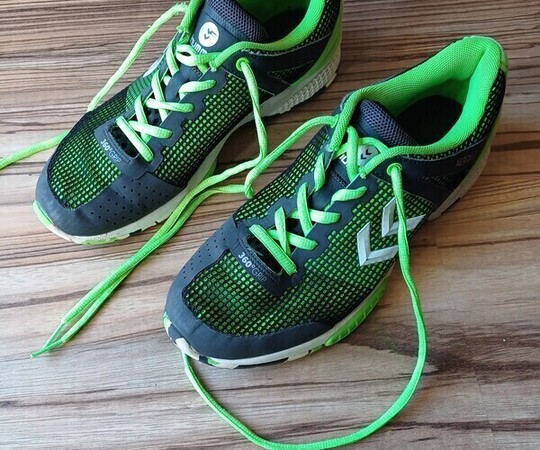 Buty sportowe Hummel rozmiar 40 model aerofit 360 grip 