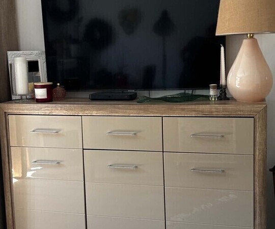 Sprzedam komplet mebli BLACK RED WHITE. Szafa 164/208/56 