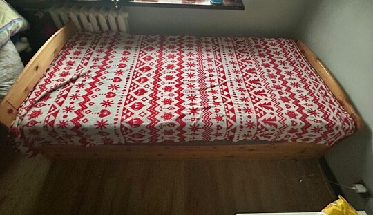 Sprzedam dwa używane łóżka sosnowe, 90x200 cm meble są 