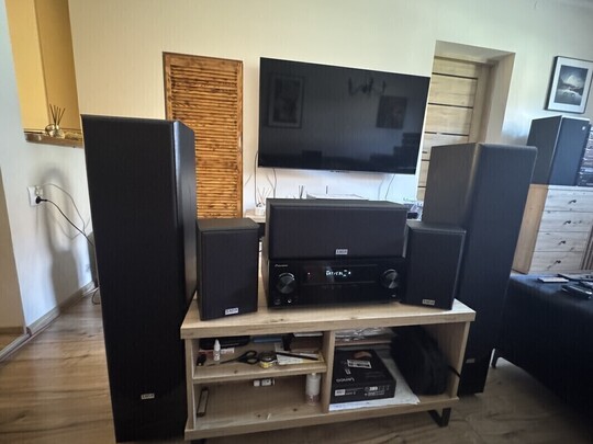 Amplituner 5.1 Pioneer VSX-423 plus zestaw głośników Taga 