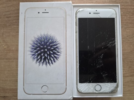 IPhone 6 sprzedam z pudełkiem i kablem cena do negocjacji 