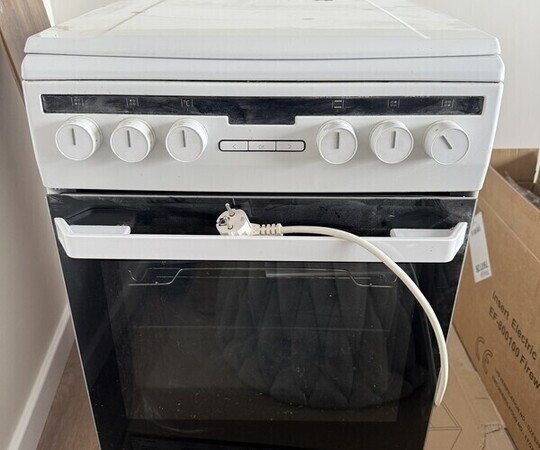 Mam do sprzedania kuchenke dwuletnia Stan dobry Odbiór 