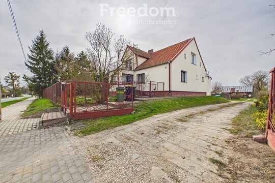 FREEDOM NIERUCHOMOŚCI Sprzedam dom - Święty gaj. Na 