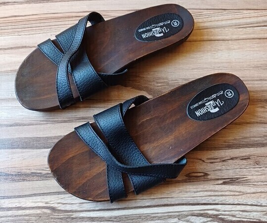 Buty klapki drewniane podeszwy, skórzane paski, rozmiar 