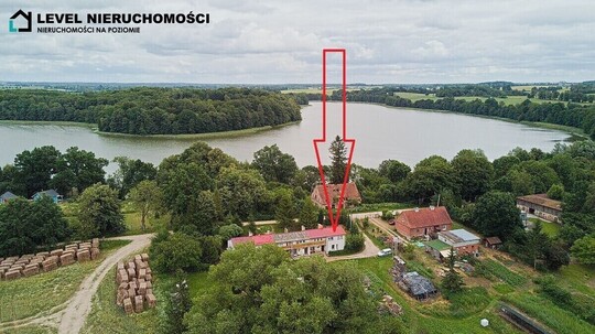 LEVEL NIERUCHOMOŚCI Dom nad jeziorem Sasiny NIERUCHOMOŚCI 