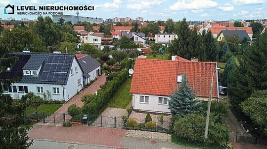 LEVEL NIERUCHOMOŚCI Dom w mieście z dużą działką ul. 