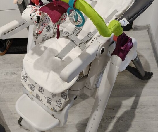 Sprzedam używane krzesełko wielofunkcyjne firmy Chicco 