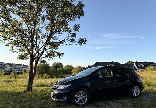 Toyota Auris II - 1.8 Hybrid Hatchback - 136KM Najwyższa 