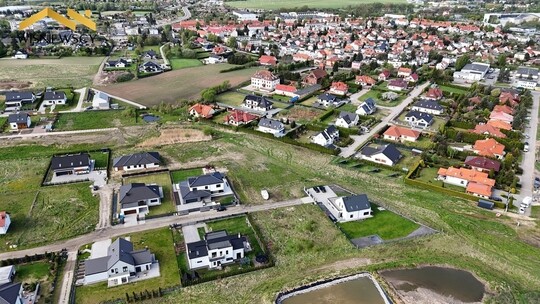 WIŚNIEWSCY NIERUCHOMOŚCI Sp. z o.o. Sprzedam działkę - 