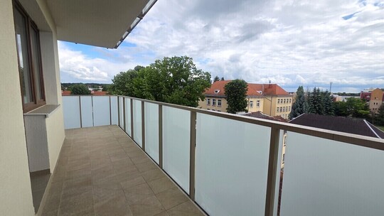 KWADRAT NIERUCHOMOŚCI 3 pokoje, 70,4 m2 III piętro, winda 