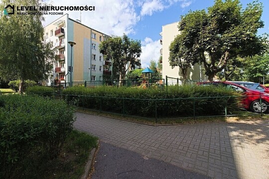 LEVEL NIERUCHOMOŚCI Trzypokojowe mieszkanie z balkonem ul. 