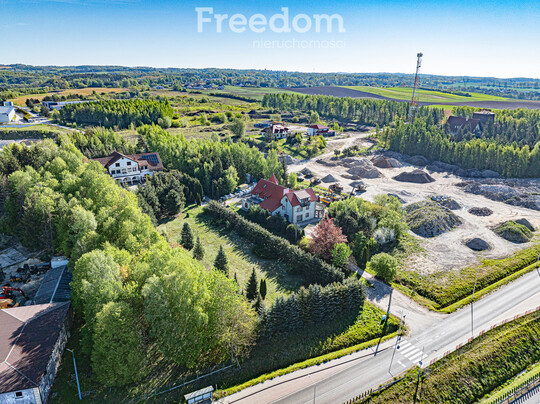 FREEDOM NIERUCHOMOŚCI Sprzedam działkę - Nowina. Na 