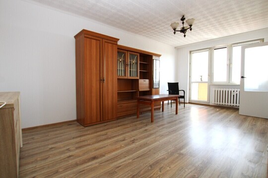 NIERUCHOMOŚCI ANNA KRASZEWSKA Kawalerka z balkonem w 