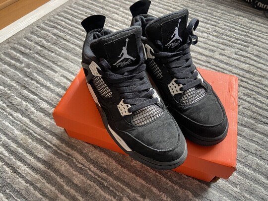 Buty Air Jordan 4 Retro Rozmiar 40 Stan bardzo dobry 