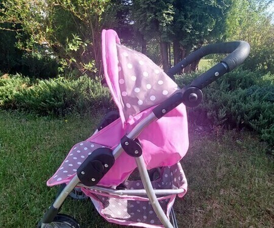 Sprzedam duży wózek spacerowy dla lalek firmy Doris. 