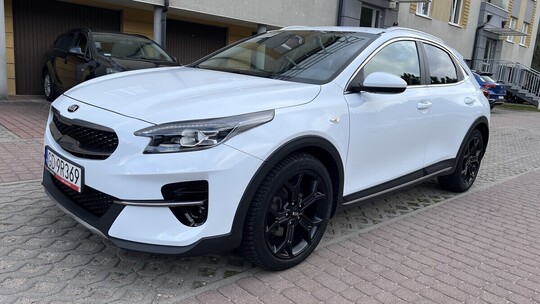 Sprzedam samochód Kia Xceed automat salon polska 