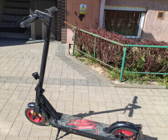 Sprzedam lekką i niezawodną hulajnogę elektryczną iScooter 