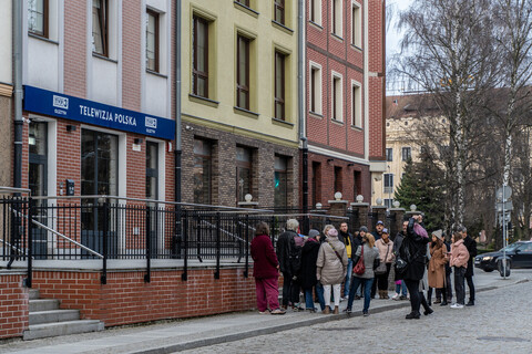 To, co się dzieje w telewizji publicznej, to niestety zakrawa na dramat
