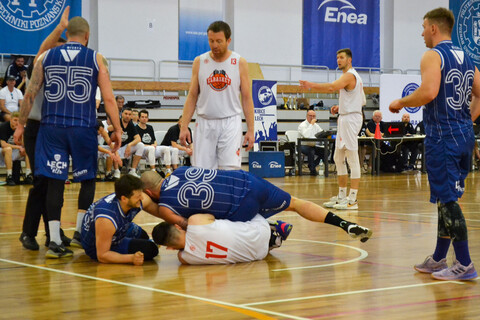 Basketball bez awansu