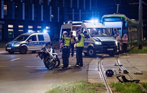 Citroenem uderzył w motocyklistę