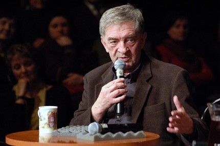 Na scenie Jerzy Trela