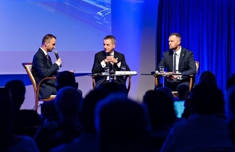 Portowa debata, która do wyborów nic nie zmieni  (okiem naczelnego) 