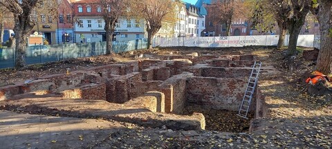 Odbudowa braniewskiego ratusza, czyli skarby pod ziemią