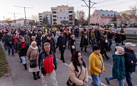 Wierni przeszli przez miasto