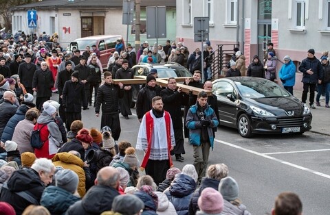 Z krzyżem przez Elbląg