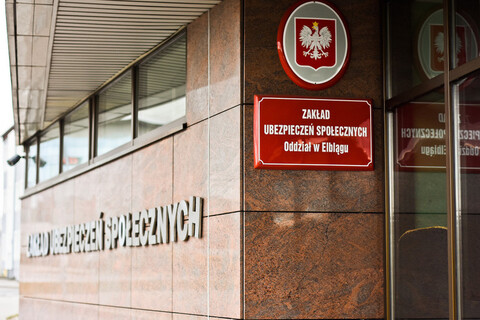 ZUS ostrzega. Uważaj na oferowaną pomoc przy świadczeniu wspierającym, może sporo kosztować