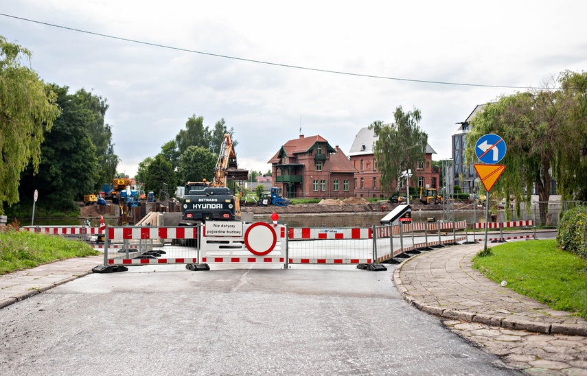 Tutaj powstaje tymczasowy most