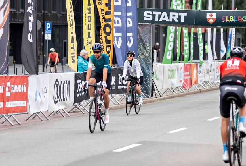 Ścigali się na szosie i rolkach. Road Race w Elblągu