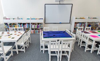 >Pozytywka. Biblioteka po remoncie zachęca do spotkań