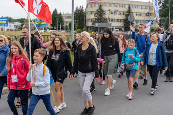 >Ruszyli z Elbląga na Jasną Górę