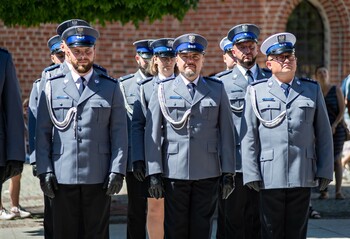 >Policjanci świętują