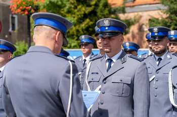 >Policjanci świętują