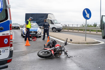 >Zderzenie z motocyklem na Akacjowej