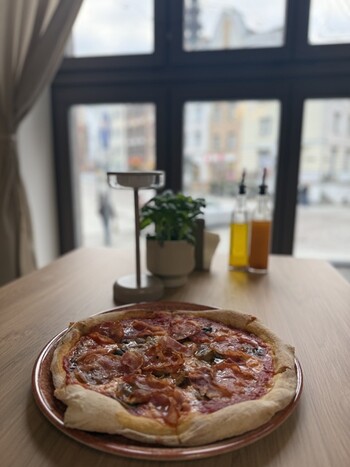 >Pizzeria Mała Roma. Rzym nieopodal Bramy Targowej