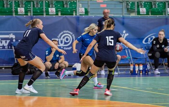 >Start wygrywa turniej