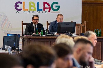 >Sesja RM. Dyskusje o podatku od nieruchomości i migrantach, poza tym zgodne głosowania