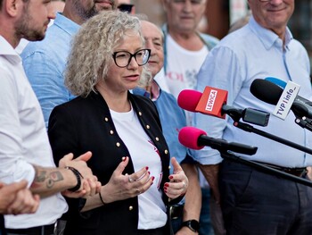 >Lewica chwali się sukcesami podczas letniej trasy