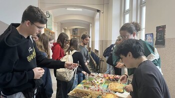 >Mieli dość teorii – uczniowie I LO przeszli do działania