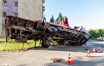 >Zdarzenie z udziałem podnośnika
