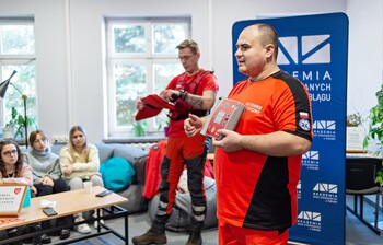 >ANS gra z WOŚP