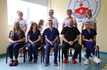 >„Aby ludziom dać pokój i słońce, by cierpiącym przywrócić nadzieję” – uroczystość czepkowania w AMiS