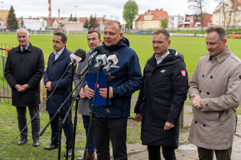 >Minister obejrzał stadion