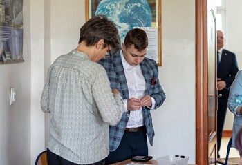 > Kasztany kwitną, matury czas zacząć