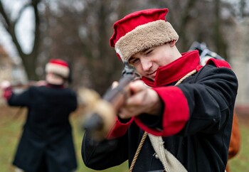 >Powstańcza lekcja historii ze współczesnym akcentem