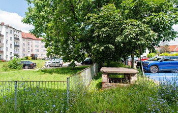 >Planują przebudować parking przy urzędzie