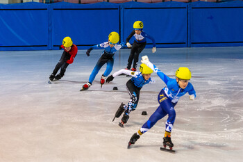 >Lodowisko opanowane przez short track